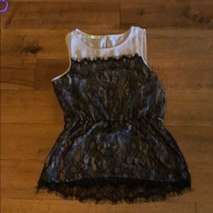 Lace sleeveless blouse
